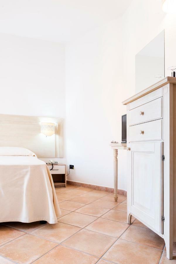 Hotel il Faro di Molara Porto San Paolo  Esterno foto